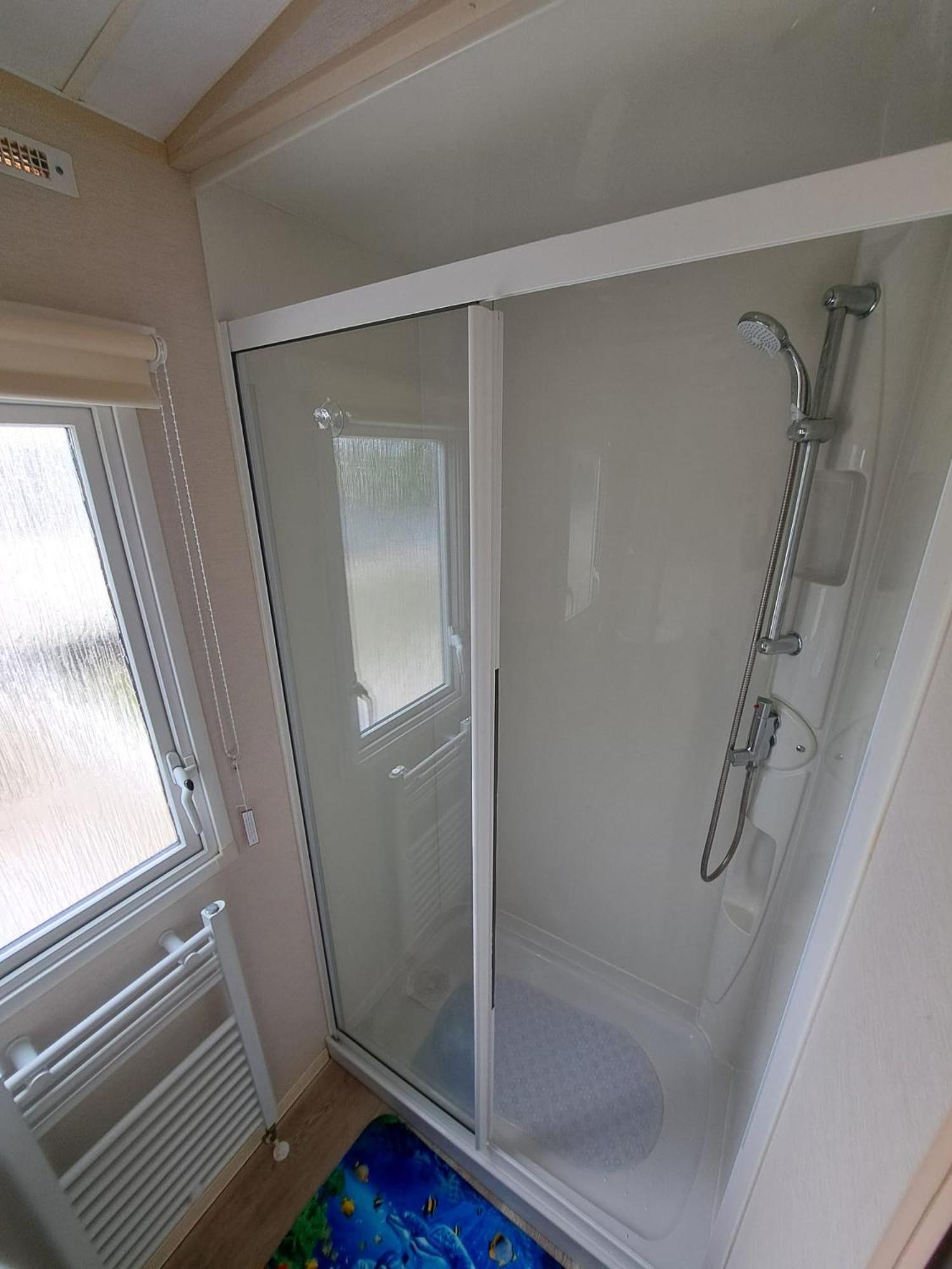 Caravan Waxholme 外观 照片