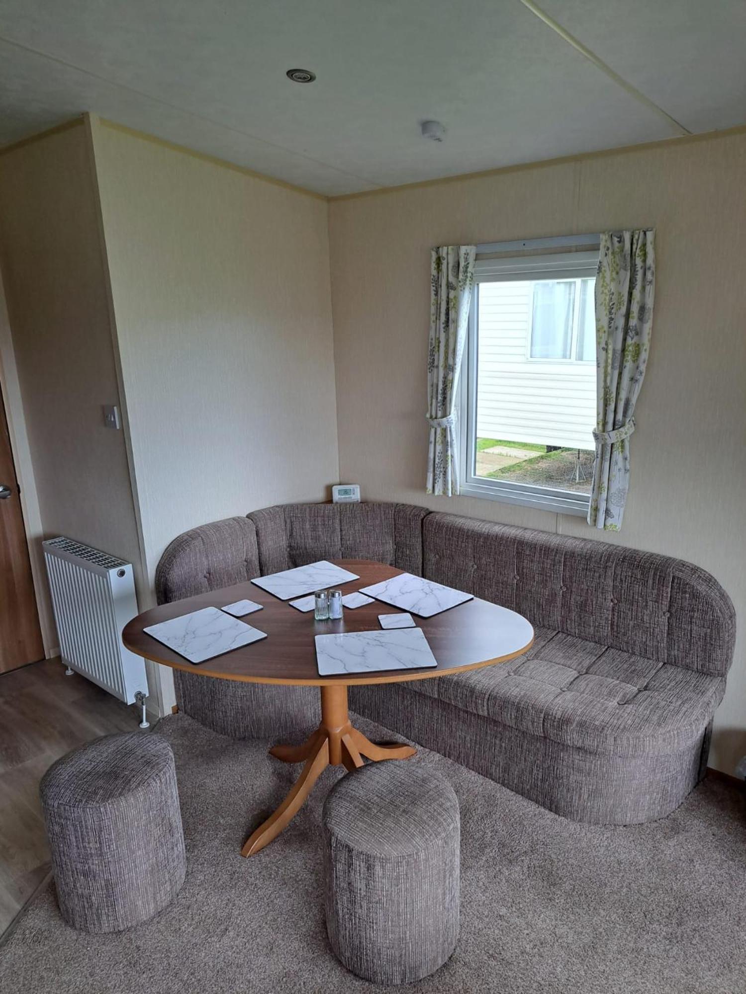 Caravan Waxholme 外观 照片
